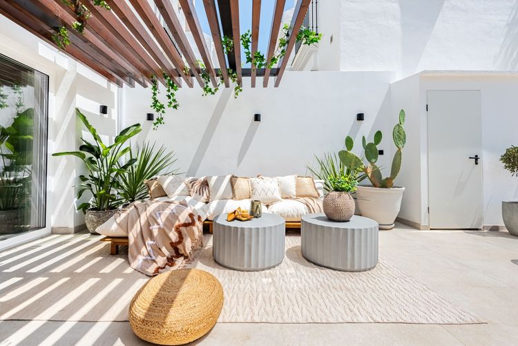 House | Resale in The Golden Mile in The Golden Mile, Costa del Sol - Photo 3