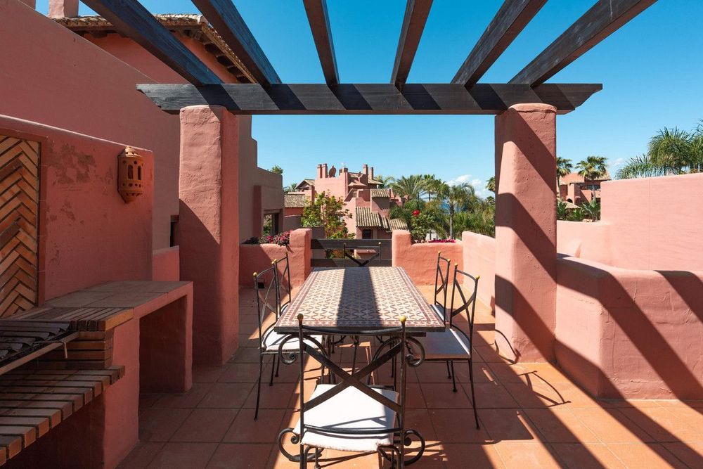 Penthouse | Resale in Estepona in Estepona, Costa del Sol - Main property photo