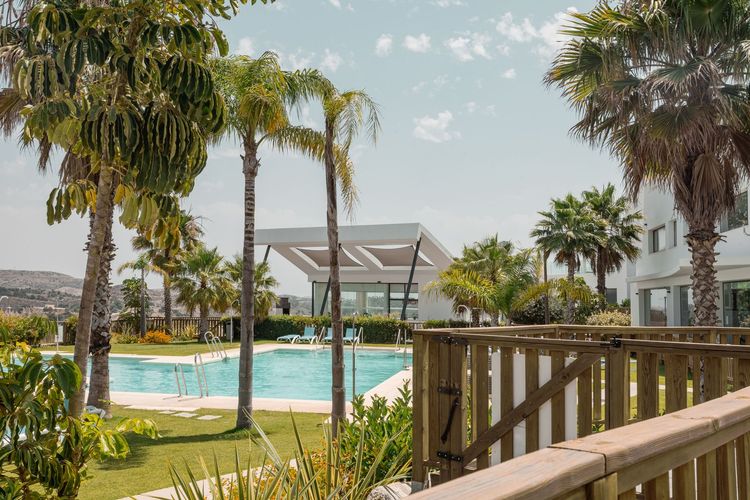 listing card gallery