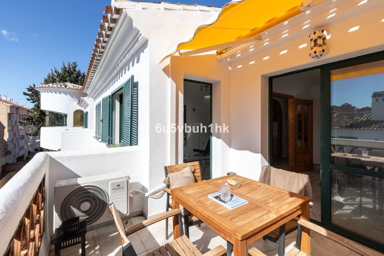 Apartment | Resale in Benalmadena Costa in Benalmadena Costa, Costa del Sol - Photo 3