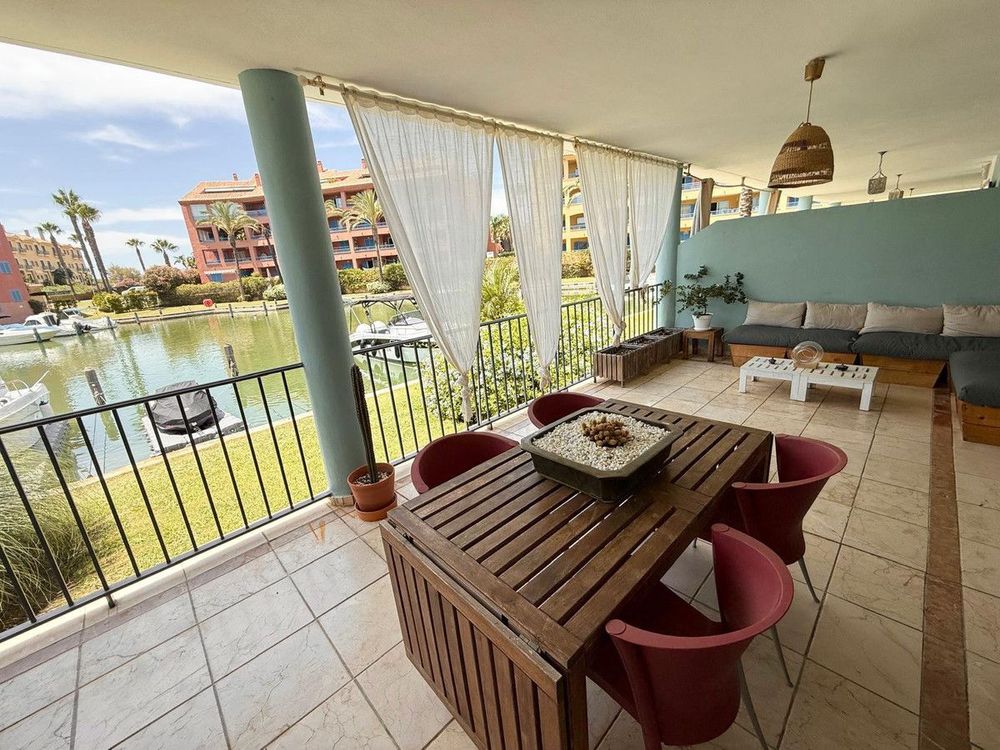 Apartment | Resale in Sotogrande Marina in Sotogrande Marina, Costa del Sol - Main property photo