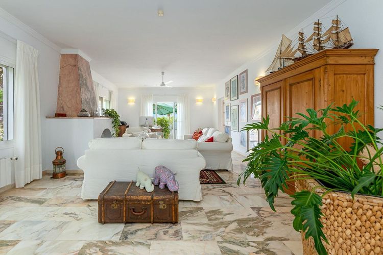 House | Resale in Alhaurín el Grande in Alhaurín el Grande, Costa del Sol - Photo 4