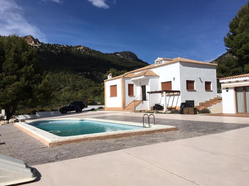 House | Resale in Castalla - Property photo 1