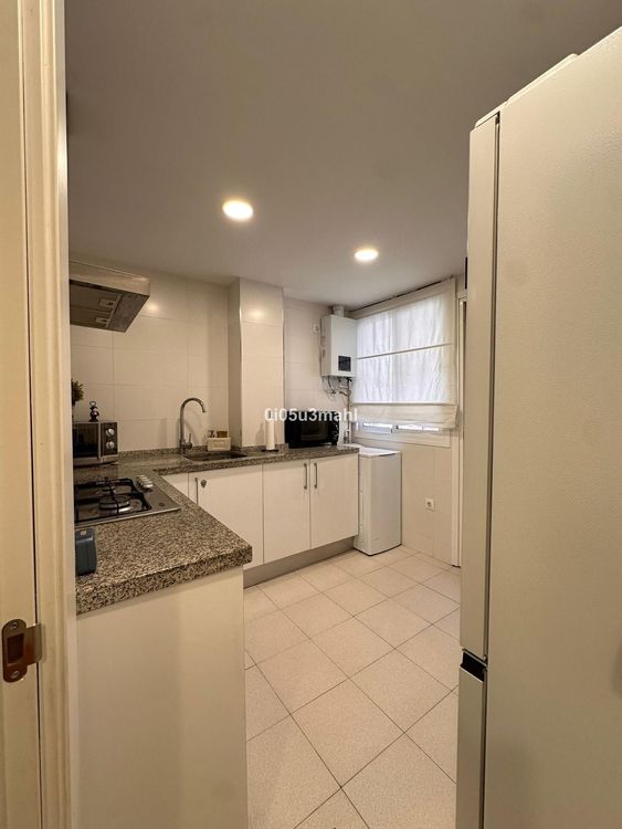 Apartment | Resale in Málaga in Málaga, Costa del Sol - Photo 2