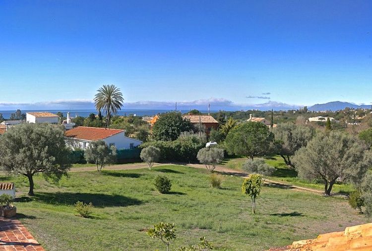 House | Resale in Elviria in Elviria, Costa del Sol - Main property photo
