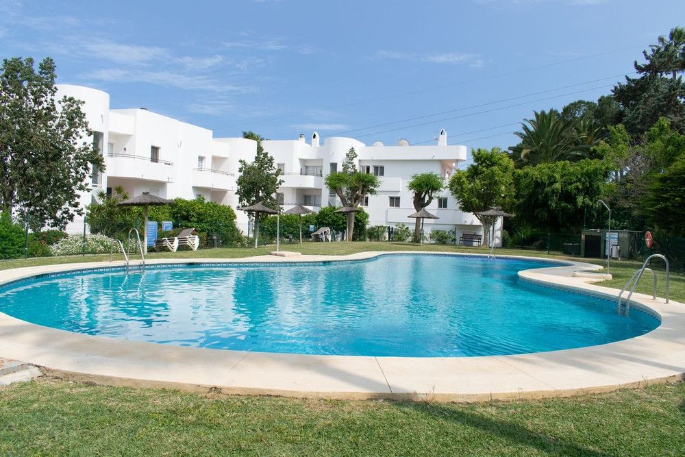 Apartment | Resale in Estepona in Estepona, Costa del Sol - Main property photo