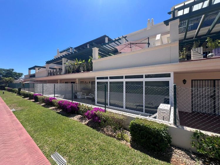 Apartment | Resale in Puerto Banús in Puerto Banús, Costa del Sol - Photo 4