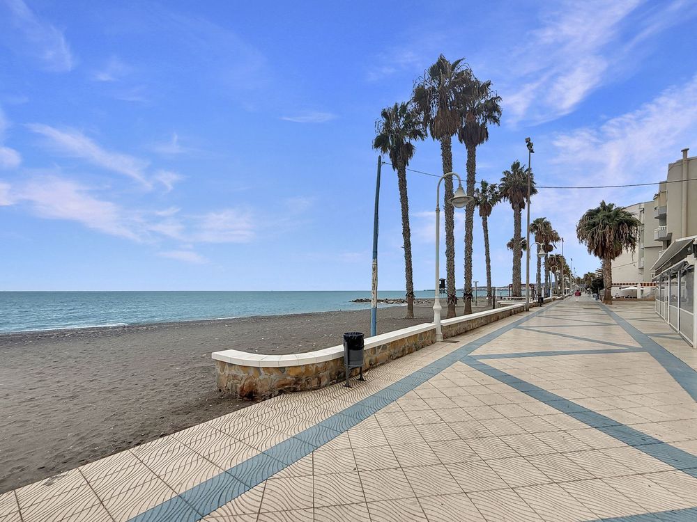 Apartment | Resale in Algarrobo Costa in Algarrobo Costa, Costa del Sol - Main property photo