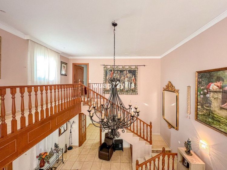 House | Resale in Estepona in Estepona, Costa del Sol - Photo 4