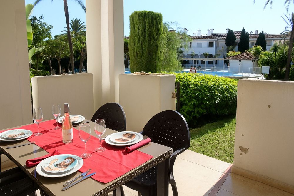 Apartment | Resale in Estepona in Estepona, Costa del Sol - Main property photo