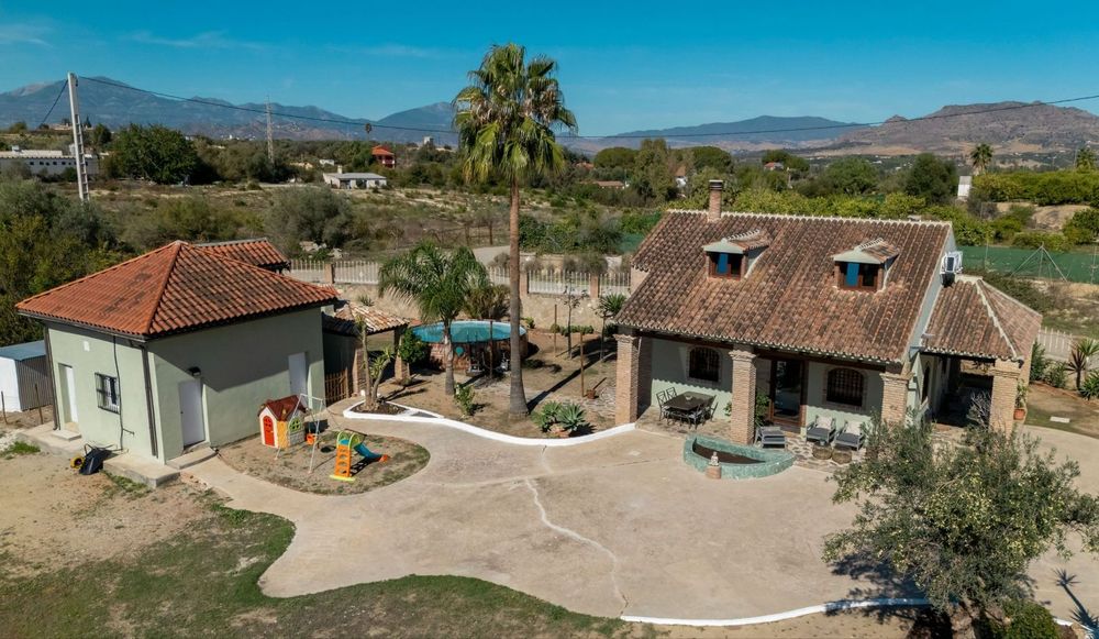 House | Resale in Cártama in Cártama, Costa del Sol - Main property photo