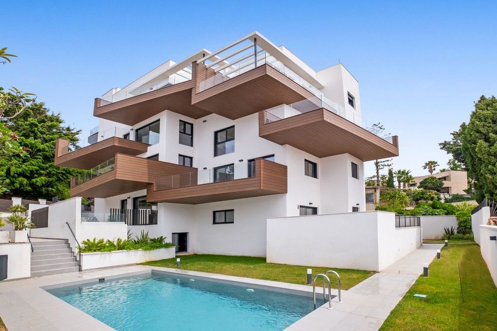 Apartment | Resale in Montemar in Montemar, Costa del Sol - Main property photo