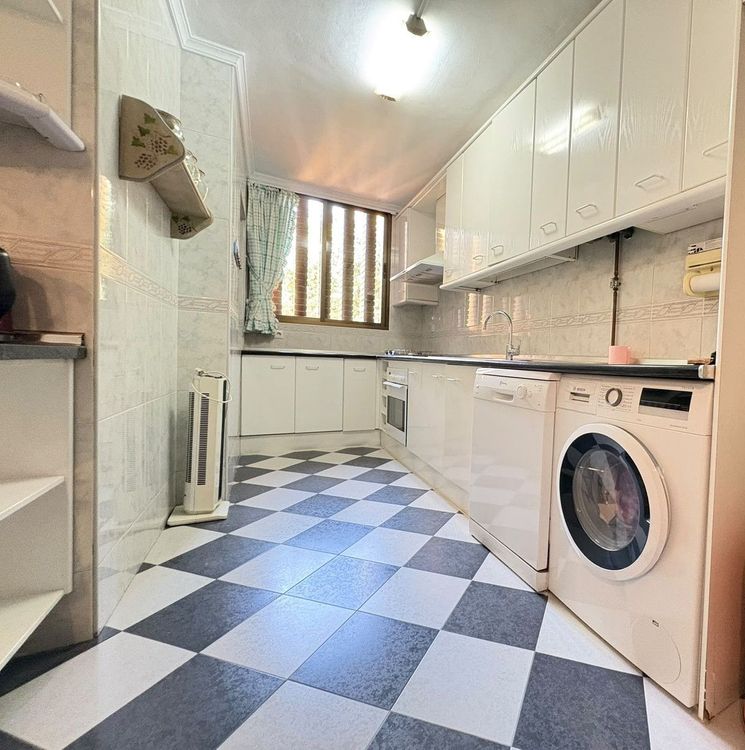 Apartment | Resale in Marbella in Marbella Others, Costa del Sol - Photo 5