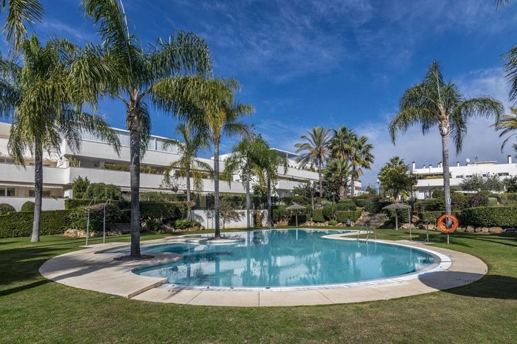Apartment | Resale in Nueva Andalucía - Development photo 1