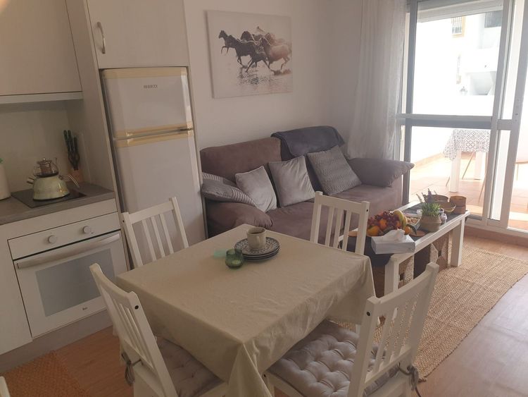 Apartment | Resale in Torremuelle in Torremuelle, Costa del Sol - Photo 2