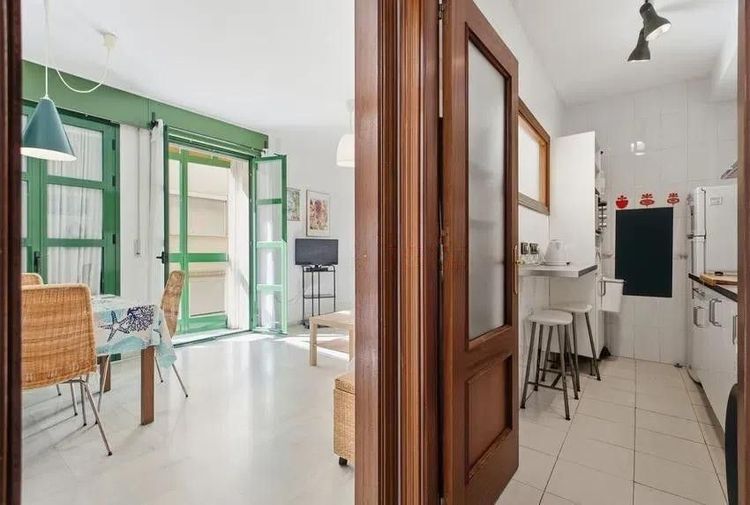 Apartment | Resale in Málaga in Málaga, Málaga City Others, Costa del Sol - Photo 2