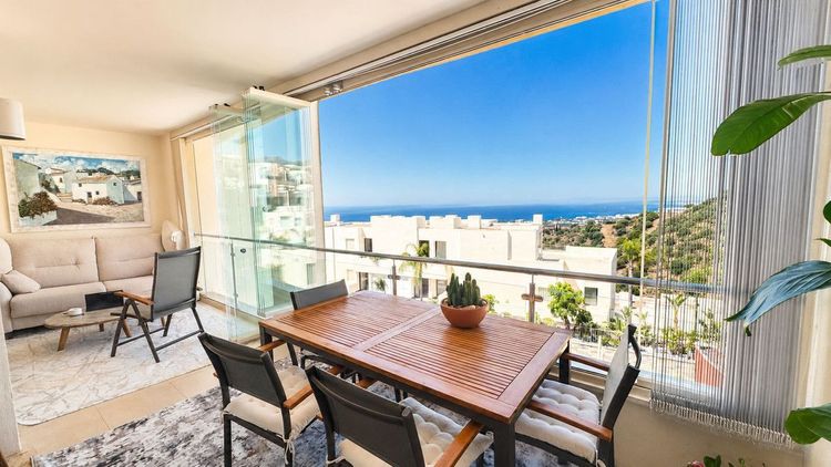 Apartment | Resale in Altos de los Monteros in Altos de los Monteros, Costa del Sol - Photo 3