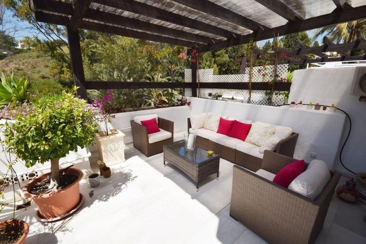 Apartment | Resale in The Golden Mile in The Golden Mile, Nagueles-Milla de Oro, Costa del Sol - Photo 2