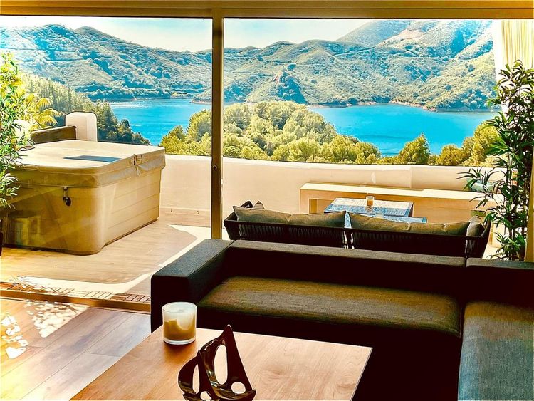 House | Resale in Istán - Development photo 1