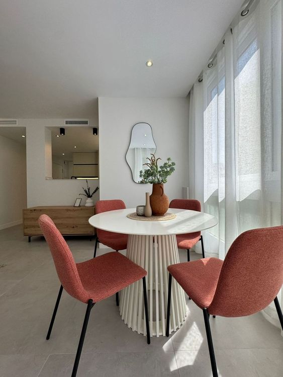 Apartment | Resale in Marbella in Marbella Others, Costa del Sol - Photo 2