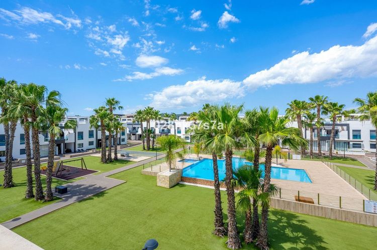 Apartment | Resale in La Zenia in La Zenia, Costa Blanca - Photo 3