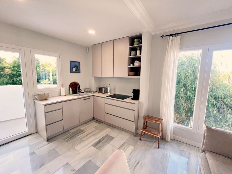 Apartment | Resale in Calahonda in Calahonda, Costa del Sol - Photo 3