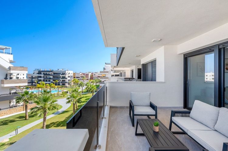 Apartment | Resale in Playa Flamenca in Playa Flamenca, Orihuela Costa, Costa Blanca - Photo 5