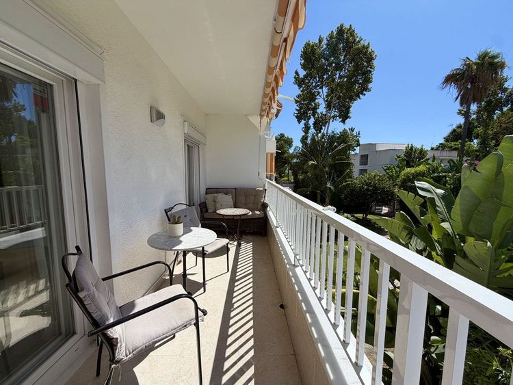 Apartment | Resale in The Golden Mile in The Golden Mile, Costa del Sol - Photo 2