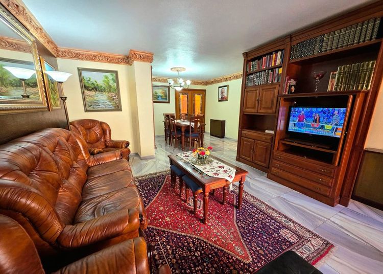 Apartment | Resale in Alicante in Alicante, Costa Blanca - Photo 2
