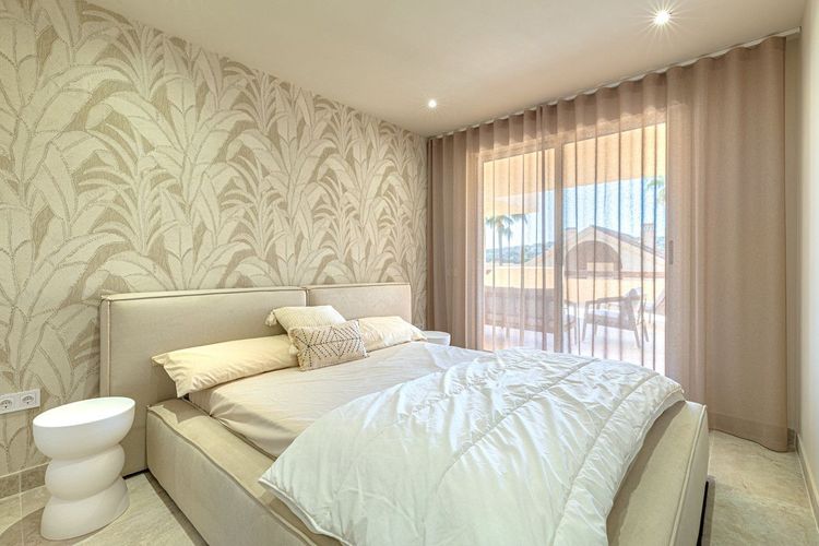 Apartment | Resale in Benahavís in Benahavís Others, Costa del Sol - Photo 4