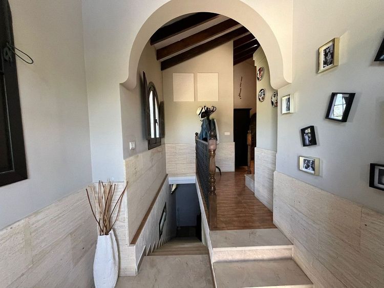 House | Resale in Torrellano in Torrellano, Costa Blanca - Photo 4