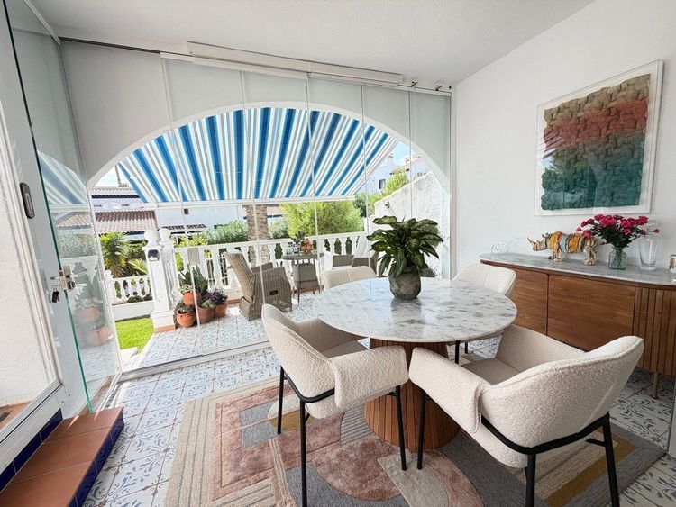 House | Resale in Villamartin in Villamartin, Orihuela Costa, Costa Blanca - Photo 5