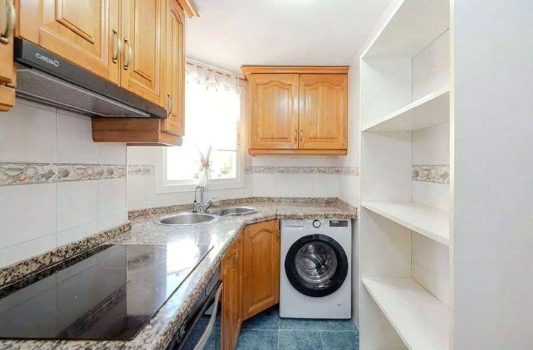 Penthouse | Resale in Estepona in Estepona, Costa del Sol - Photo 3