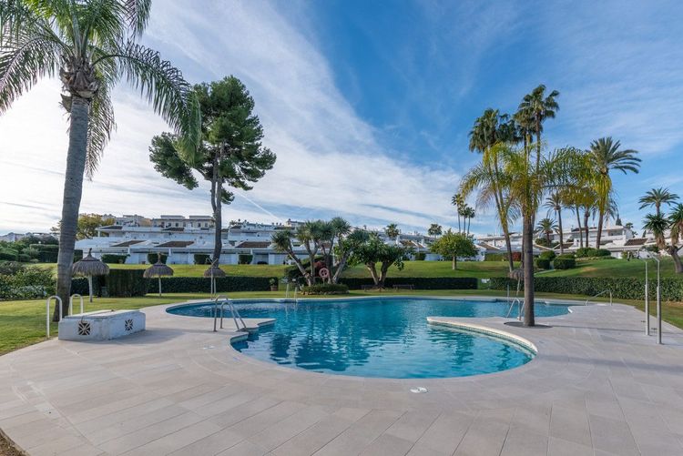 Apartment | Resale in Nueva Andalucía - Development photo 1