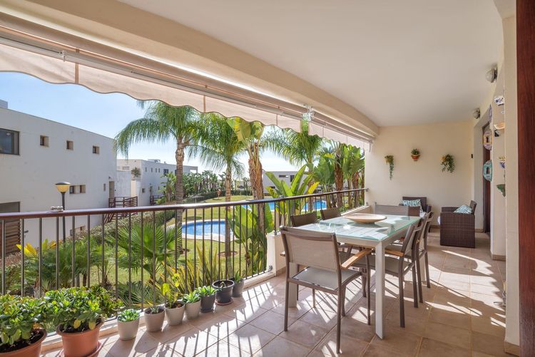 Apartment | Resale in Altos de los Monteros in Altos de los Monteros, Costa del Sol - Photo 4