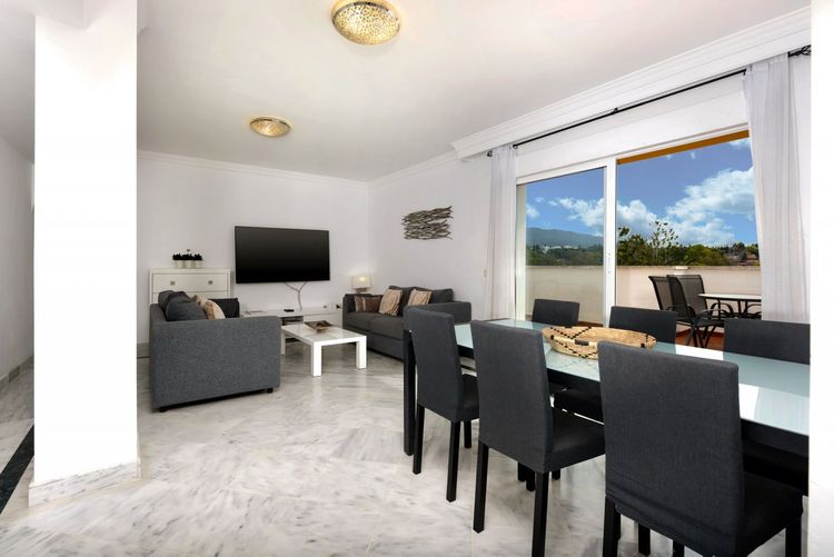 Penthouse | Resale in Nueva Andalucía in Nueva Andalucía Others, Costa del Sol - Photo 3