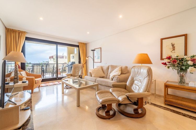 Apartment | Resale in Los Arqueros in Los Arqueros, Costa del Sol - Photo 4