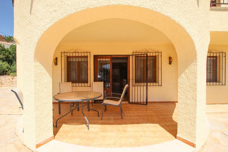 House | Resale in Calpe in Calpe, Costa Blanca - Photo 5