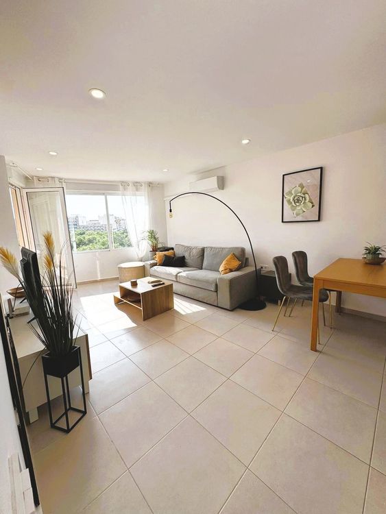 Apartment | Resale in Torrevieja in Torrevieja, Costa Blanca - Photo 2