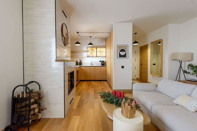 Apartment | Resale in Puerto Banús in Puerto Banús, Costa del Sol - Photo 2