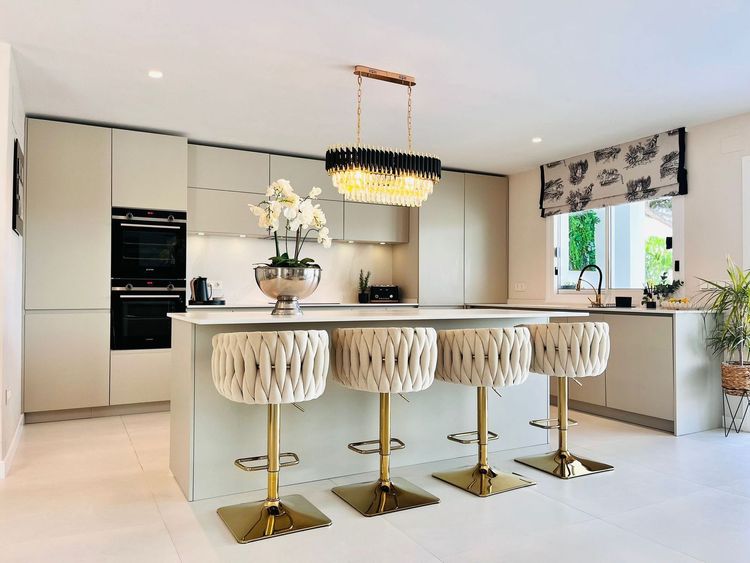 House | Resale in La Cala de Mijas in La Cala de Mijas, Costa del Sol - Photo 2