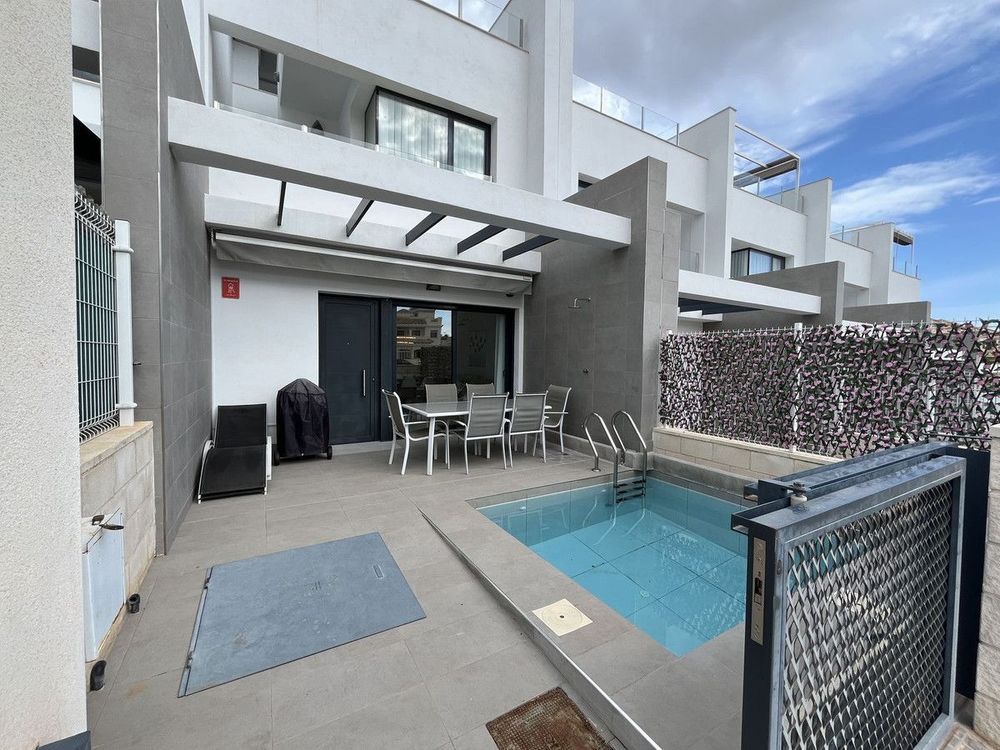 House | Resale in Villamartin in Villamartin, Costa Blanca - Main property photo