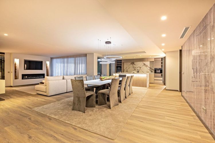 Apartment | Resale in Puerto Banús in Puerto Banús, Costa del Sol - Photo 2