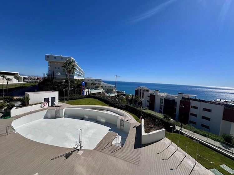 Apartment | Resale in Fuengirola in Fuengirola Others, Costa del Sol - Photo 5