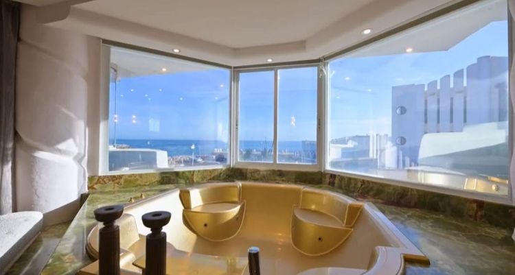 Penthouse | Resale in Benalmadena Costa in Benalmadena Costa, Costa del Sol - Photo 4