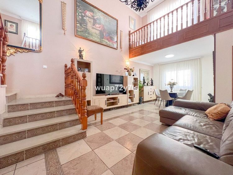 House | Resale in Estepona in Estepona, Costa del Sol - Photo 5