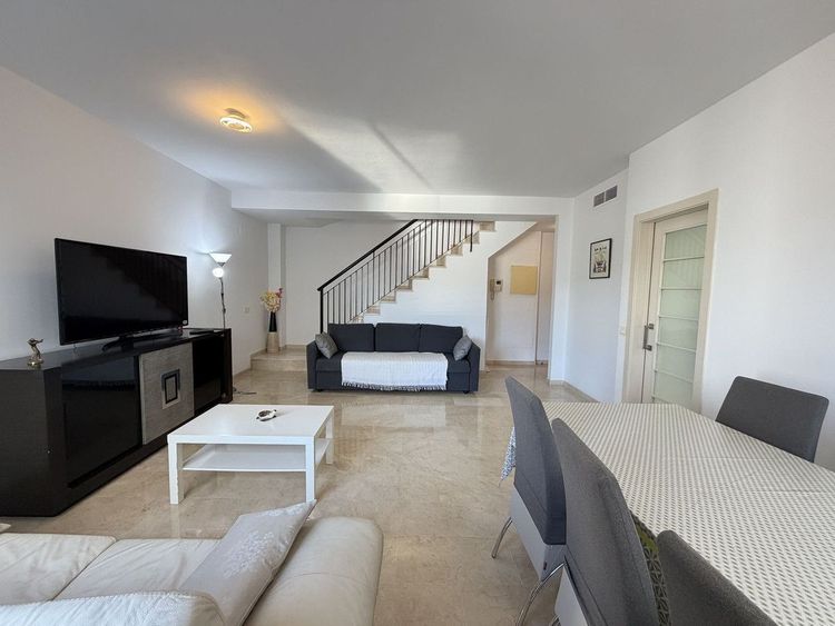 Apartment | Resale in Estepona in Estepona, Costa del Sol - Photo 4
