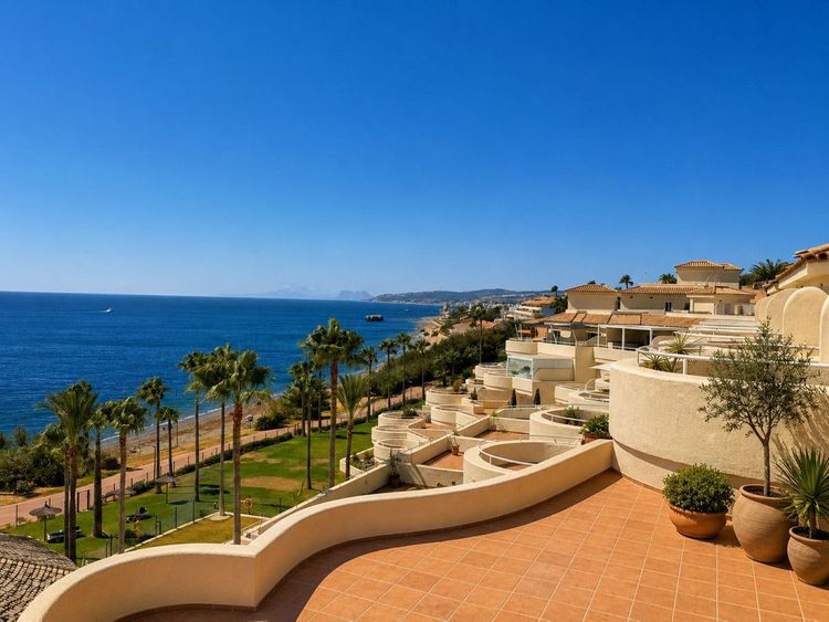 Penthouse | Resale in Estepona in Estepona, New Golden Mile Others, Costa del Sol - Photo 4
