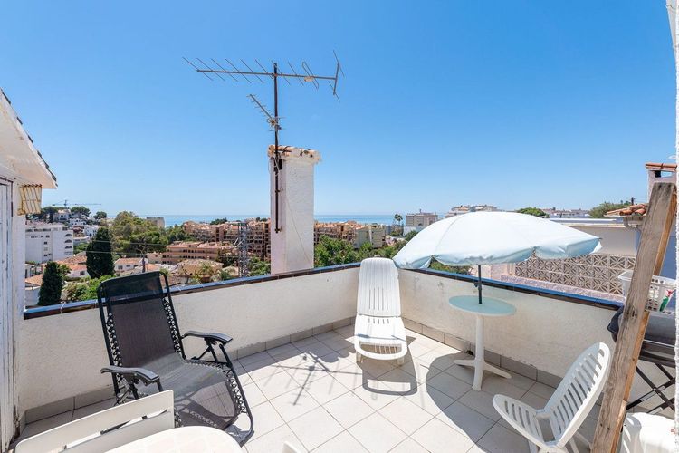 Apartment | Resale in Torreblanca in Torreblanca, Costa del Sol - Photo 3