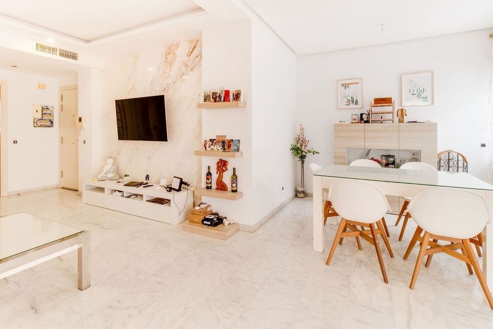 Apartment | Resale in Estepona in Estepona, Costa del Sol - Main property photo